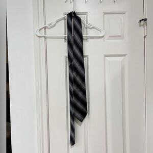 AXIST black and silver silk tie